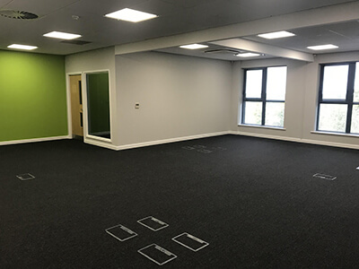 Refurbished office with solid partition